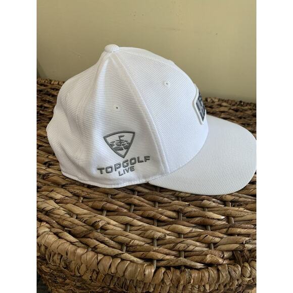 Black Clover Hat Cap White I Feel Lucky Top Golf Live Snapback Tech Stretch READ - Picture 2 of 7